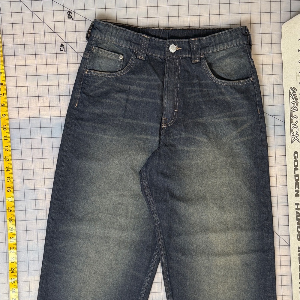 NWT H&M Women's Relaxed Fit Jeans in Washed Blue